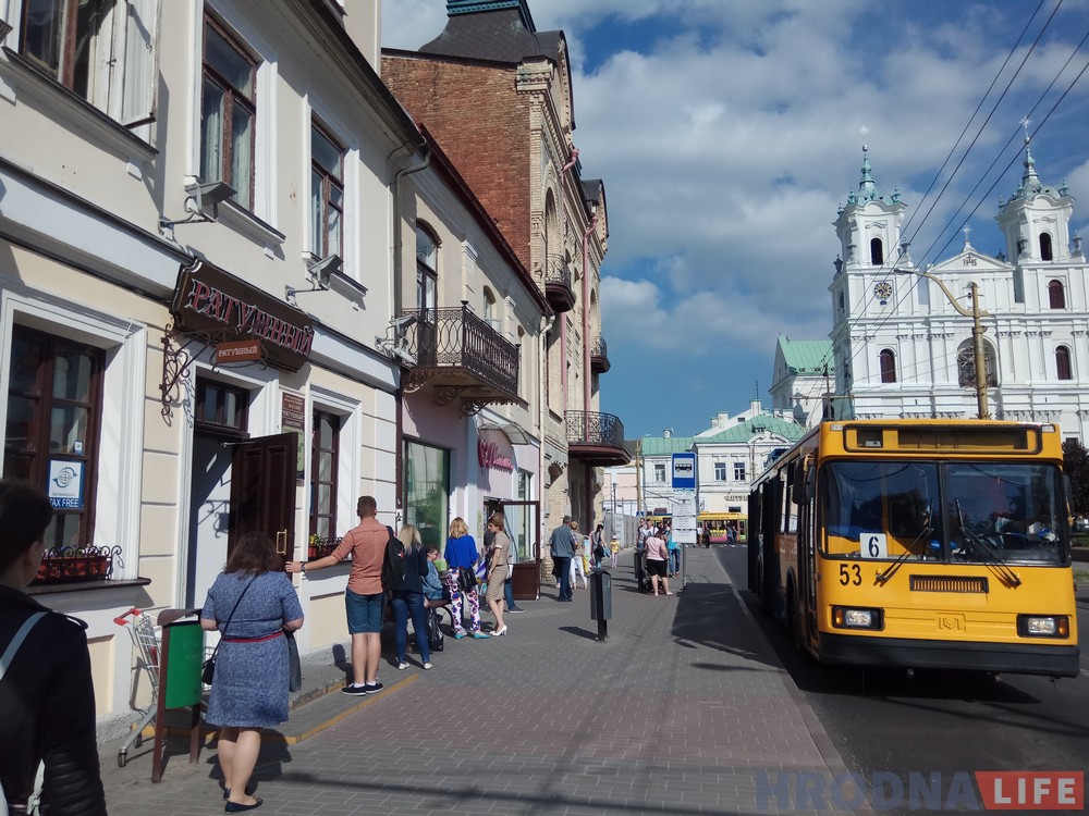 Пяць гродзенскіх бургераў: эксперт пакаштаваў вулічны фаст-фуд на сляпой дэгустацыі