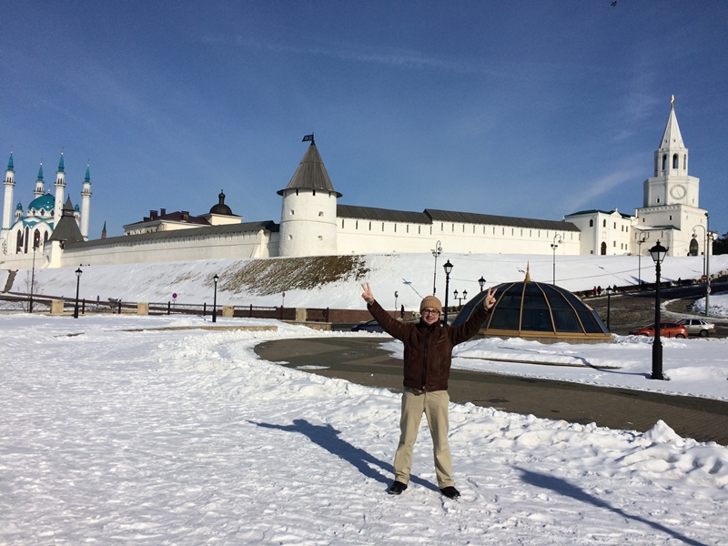 "Прафесія, кар'ера, сям'я - усё важна, але свет больш цудоўны". Фрылансер з Гродна едзе аўтастопам у Кітай