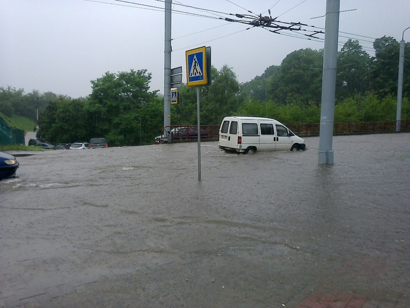 Наступствы моцнага дажджу ў Гродне: зноў затапіла вуліцы