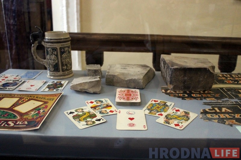 "У гэтых карт ёсць гісторыя, а зараз і будучыня". У Гродне прэзентавалі адноўленыя карты Лапіных "У гэтых карт ёсць гісторыя, а зараз і будучыня". У Гродне прэзентавалі адноўленыя карты Лапіных