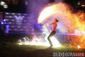 Жывыя статуі, танцы і фудкорт. У Гродне праходзіць VI міжнародны Біг-Міні-Фестываль вулічных мастацтваў