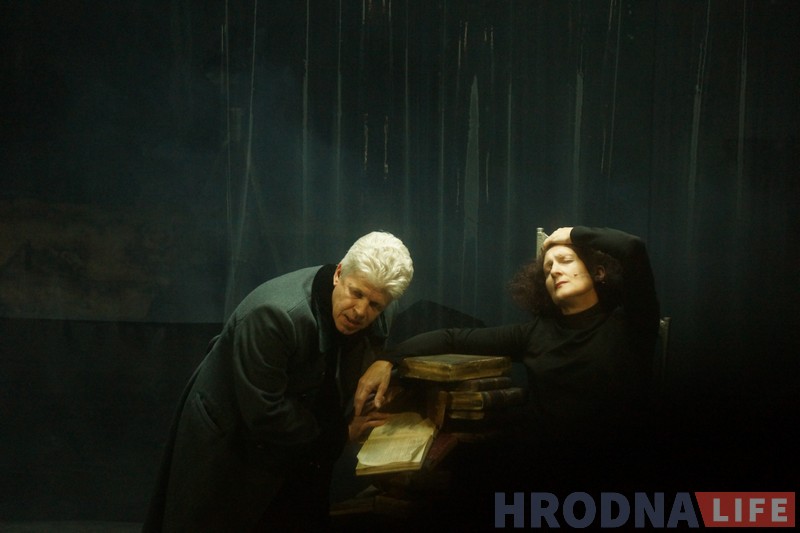 “Сюр мае быць сюрам”. Мастачка расказала пра смешных лялек з нясмешнай “Камедыі Юдзіфі”