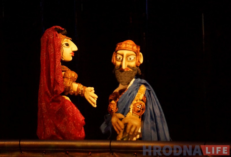 “Сюр мае быць сюрам”. Мастачка расказала пра смешных лялек з нясмешнай “Камедыі Юдзіфі”