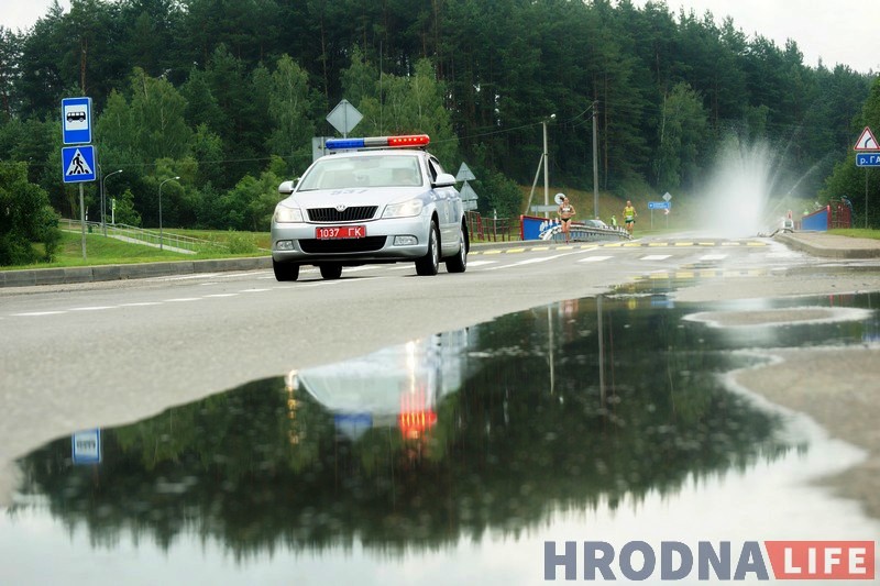 “Мяжу мінулі, не спыняючыся”. Удзельнікі трансгранічнага марафона ў сёмы раз прабеглі ад Гродна да Друскенік “Мяжу мінулі, не спыняючыся”. Удзельнікі трансгранічнага марафона ў сёмы раз прабеглі ад Гродна да Друскенік