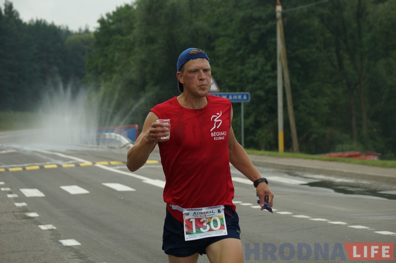 “Мяжу мінулі, не спыняючыся”. Удзельнікі трансгранічнага марафона ў сёмы раз прабеглі ад Гродна да Друскенік “Мяжу мінулі, не спыняючыся”. Удзельнікі трансгранічнага марафона ў сёмы раз прабеглі ад Гродна да Друскенік