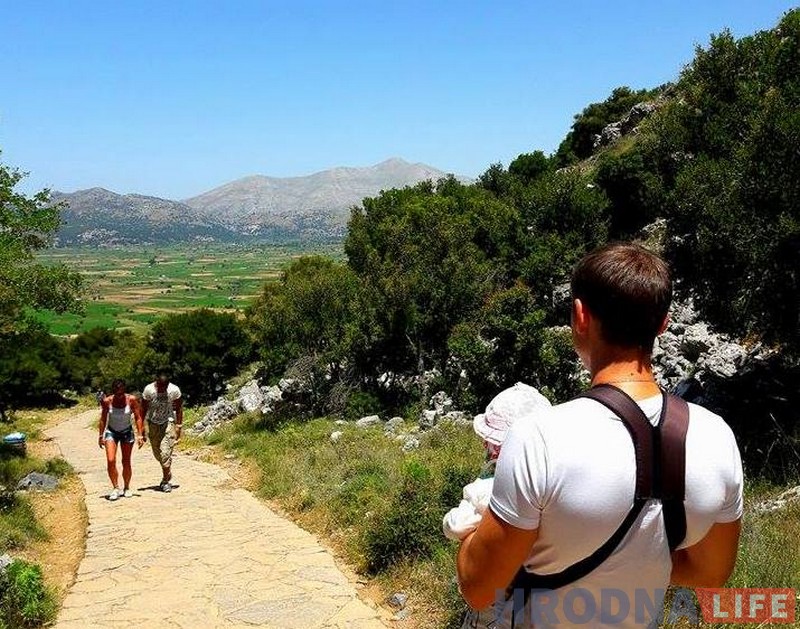 Першае падарожжа немаўляці. Як з грудным дзіцём удала адпачыць на моры