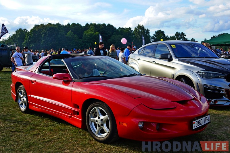 Дзіцячыя сны, жаночыя летуценні і мроі рэтраманаў. 5 машын-мараў, што прыехалі на SunDay