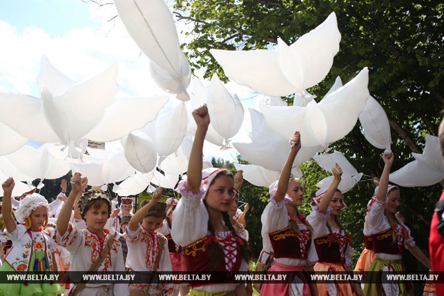Фестываль на Аўгустоўскім канале адраджае традыцыі беларуска-польска-літоўскага памежжа Фестываль на Аўгустоўскім канале адраджае традыцыі беларуска-польска-літоўскага памежжа