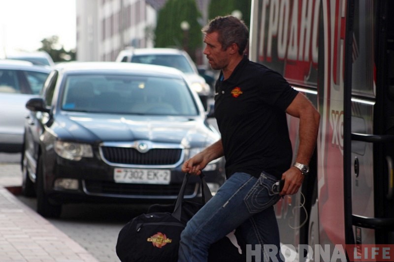 Ліга чэмпіёнаў: Хакеісты аўстрыйскай "Вены Кэпіталз" прыбылі ў Гродна Ліга чэмпіёнаў: Хакеісты аўстрыйскай "Вены Кэпіталз" прыбылі ў Гродна