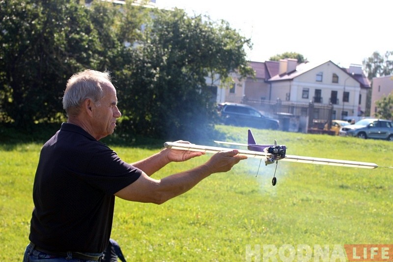 Ёсць фанаты і ў эпоху дронаў: хто ў Гродне працягвае развіваць авіямадэльны спорт Ёсць фанаты і ў эпоху дронаў: хто ў Гродне працягвае развіваць авіямадэльны спорт