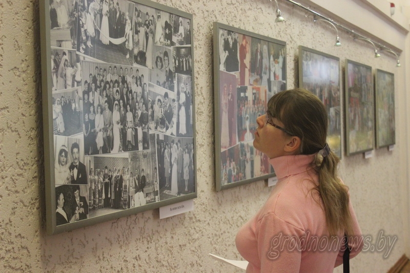 Капялюшыкі нявест, мясарубка для жаніха і першая выязная рэгістрацыя шлюбу: гісторыю вясельных традыцый распавядае фотавыстава ў Гродне Капялюшыкі нявест, мясарубка для жаніха і першая выязная рэгістрацыя шлюбу: гісторыю вясельных традыцый распавядае фотавыстава ў Гродне