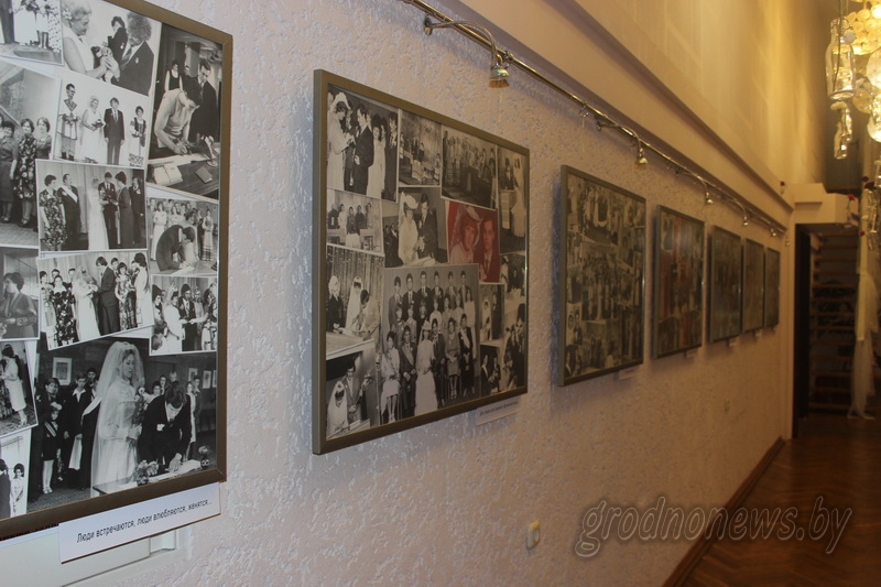 Капялюшыкі нявест, мясарубка для жаніха і першая выязная рэгістрацыя шлюбу: гісторыю вясельных традыцый распавядае фотавыстава ў Гродне Капялюшыкі нявест, мясарубка для жаніха і першая выязная рэгістрацыя шлюбу: гісторыю вясельных традыцый распавядае фотавыстава ў Гродне