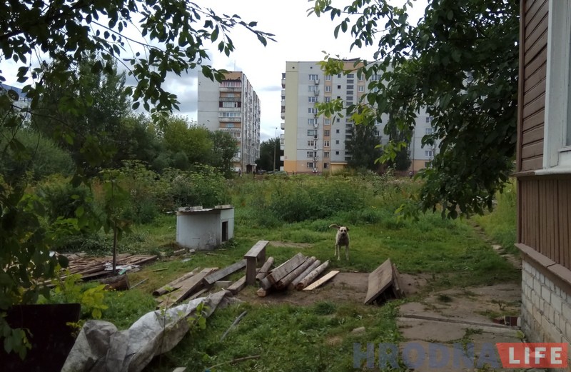 "Не будзе гэтых дамоў і не будзе "Белых рос"". На Дзевятоўцы зносяць апошнія дамы легендарнай вёскі "Не будзе гэтых дамоў і не будзе "Белых рос"". На Дзевятоўцы зносяць апошнія дамы легендарнай вёскі