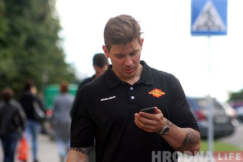 Ліга чэмпіёнаў: Хакеісты аўстрыйскай "Вены Кэпіталз" прыбылі ў Гродна Ліга чэмпіёнаў: Хакеісты аўстрыйскай "Вены Кэпіталз" прыбылі ў Гродна