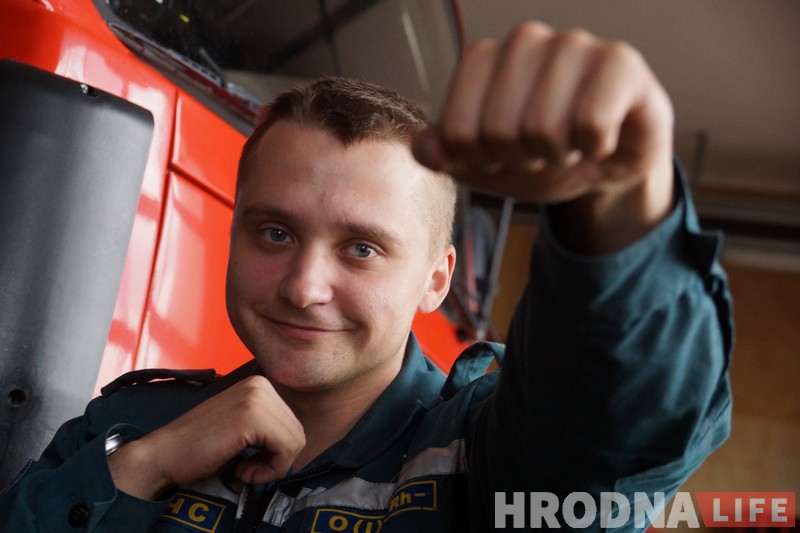 Ляўша надзвычайнага прызначэння. Як леварукасць дапамагае працаваць гарадзенскаму выратавальніку