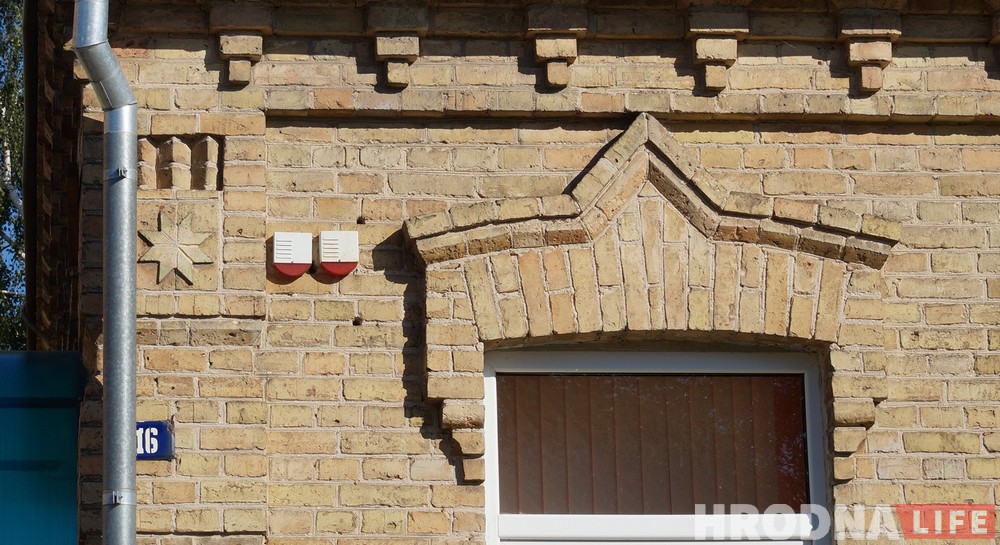 Спадчына, якую руйнуюць мясцовыя. Як знікае самае прыгожае мястэчка на Гродзеншчыне