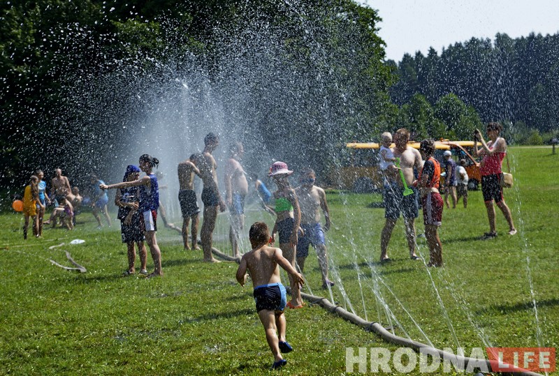 Забавы на Аўгустоўскім канале: мора радасці ў гразі на "Свяце мора" Забавы на Аўгустоўскім канале: мора радасці ў гразі на "Свяце мора"