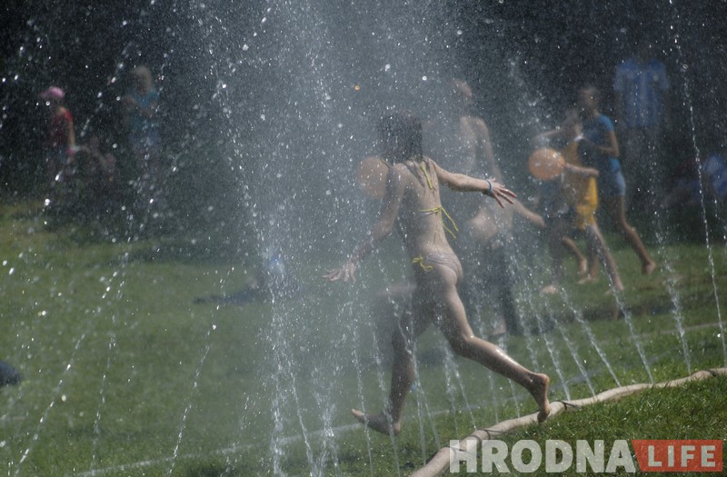 Забавы на Аўгустоўскім канале: мора радасці ў гразі на "Свяце мора" Забавы на Аўгустоўскім канале: мора радасці ў гразі на "Свяце мора"