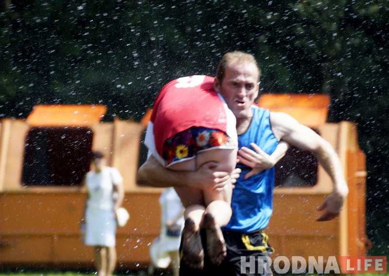 Забавы на Аўгустоўскім канале: мора радасці ў гразі на "Свяце мора" Забавы на Аўгустоўскім канале: мора радасці ў гразі на "Свяце мора"