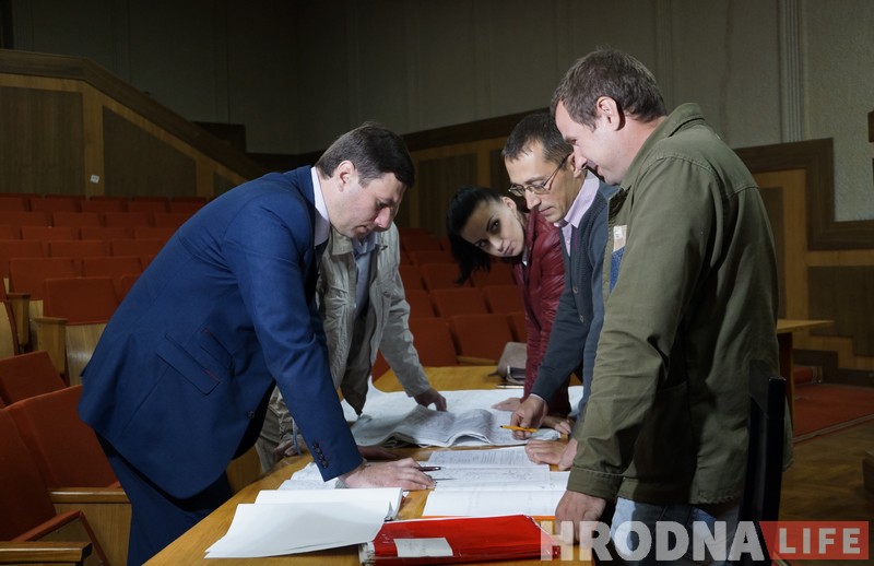 Шлагбаўм для шматпавярховіка – можна ці не. У Гродне ідзе грамадскае абмеркаванне пытання