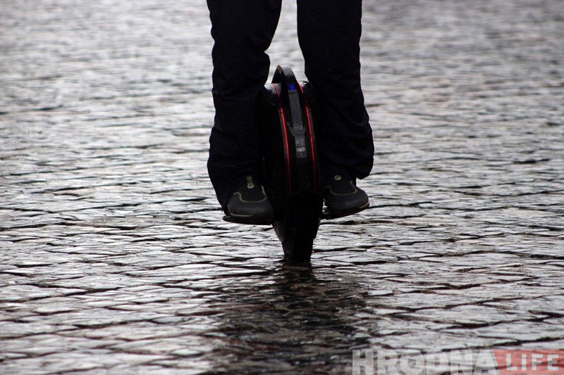 40 км за 6 копеек. Гродненец сделал моноколесо ежедневным транспортом