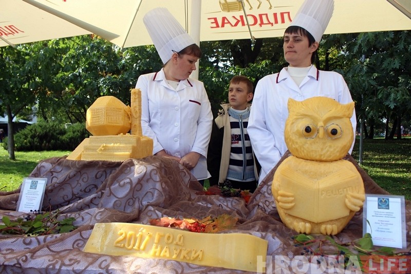 Фестываль сыру прайшоў на Савецкай плошчы ў Гродне Фестываль сыру прайшоў на Савецкай плошчы ў Гродне