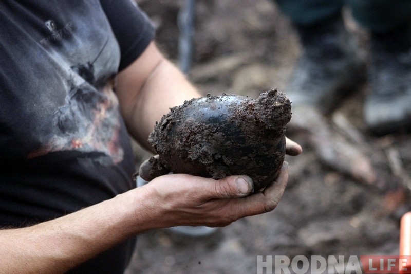 У Гродна прыехалі прадстаўнікі "Лініі Сталіна": спадзяюцца на новыя знаходкі У Гродна прыехалі прадстаўнікі "Лініі Сталіна": спадзяюцца на новыя знаходкі
