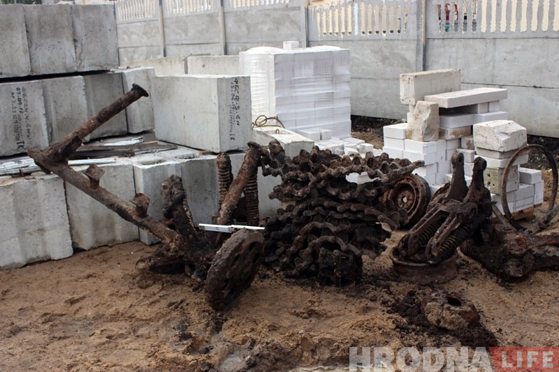 У Гродна прыехалі прадстаўнікі "Лініі Сталіна": спадзяюцца на новыя знаходкі У Гродна прыехалі прадстаўнікі "Лініі Сталіна": спадзяюцца на новыя знаходкі