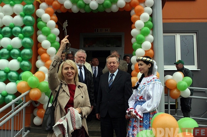 Новая магістраль, АЗС, амбулаторыя і жылы дом. Напярэдадні дня горада ў Гродне адкрылі новыя аб'екты Новая магістраль, АЗС, амбулаторыя і жылы дом. Напярэдадні дня горада ў Гродне адкрылі новыя аб'екты