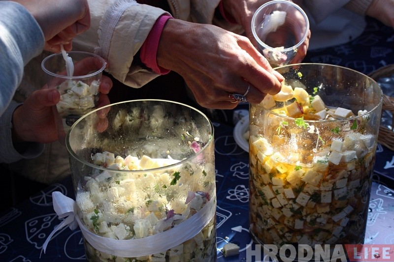 Фестываль сыру прайшоў на Савецкай плошчы ў Гродне Фестываль сыру прайшоў на Савецкай плошчы ў Гродне