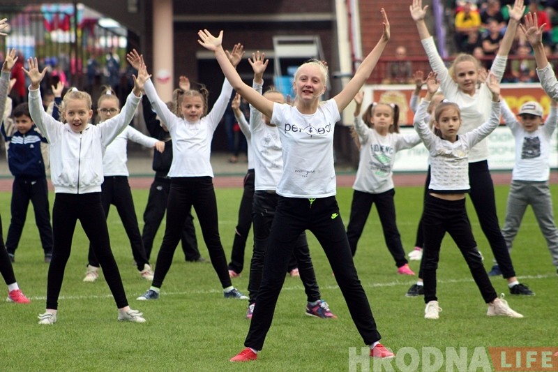 Зоркі эстрады ў Гродне згулялі ўнічыю з камандай Мечыслава Гоя Зоркі эстрады ў Гродне згулялі ўнічыю з камандай Мечыслава Гоя