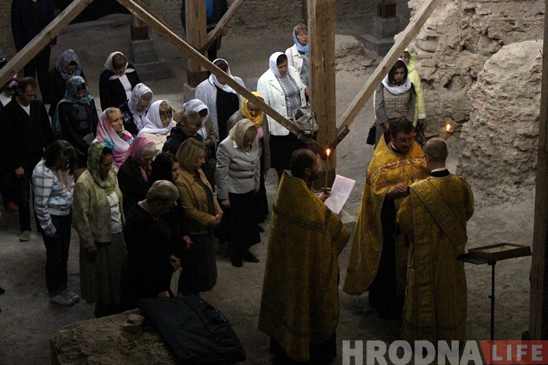 Гродзенскiя святары ўпершыню чыталі акафіст Францішка Скарыны на руінах Ніжняй царквы Гродзенскiя святары ўпершыню чыталі акафіст Францішка Скарыны на руінах Ніжняй царквы