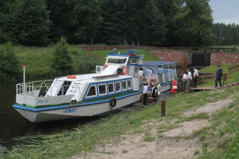 Міні-круізы без візы. Сезон-2017 стаў рэкордным па колькасці турыстаў для цеплахода "Нёман" на Аўгустоўскім канале
