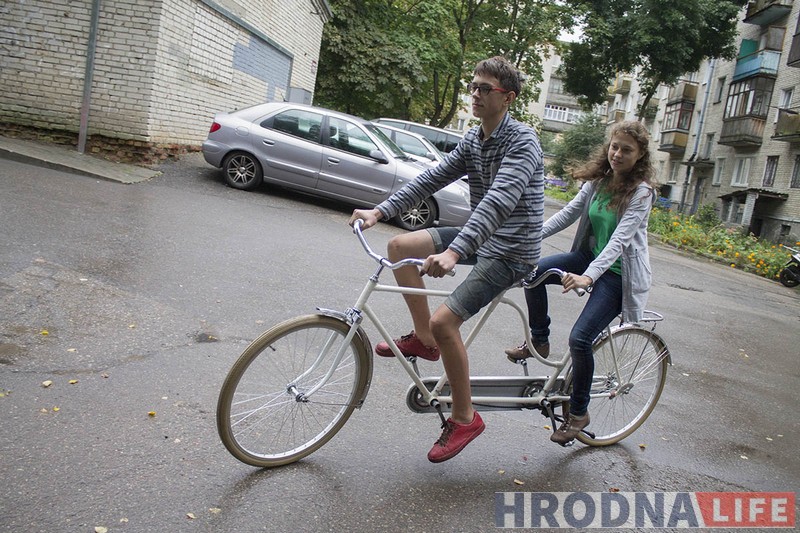 Тандем, пени-фартинг и уницикл. В гродненском веламагазине делают необычные велосипеды
