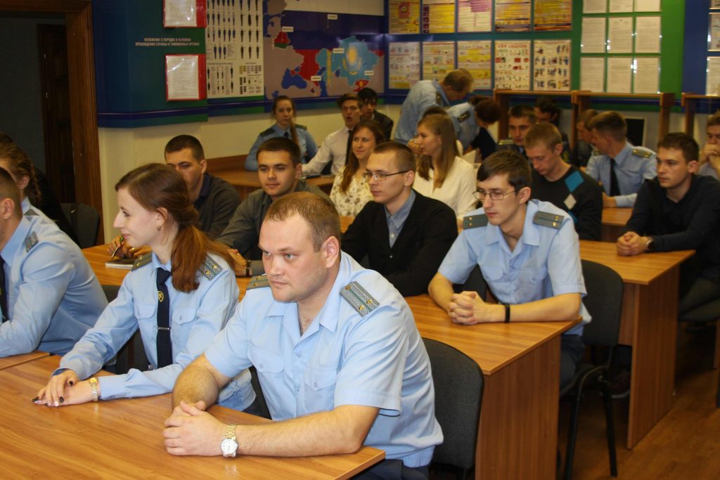 Навабранцы Гродзенскай мытні здалі экзамены і прыступаюць да службы