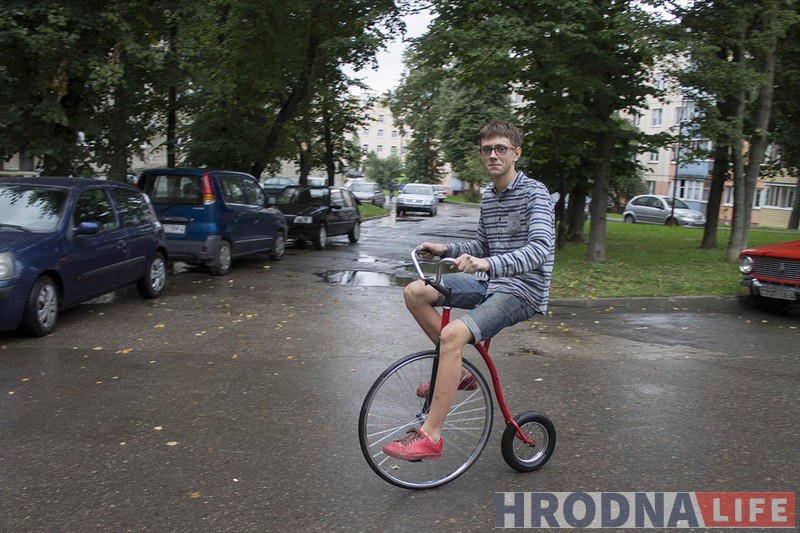 Тандэм, пені-фартынг і уніцыкл. У гродзенскай велакраме робяць незвычайныя ровары Тандэм, пені-фартынг і уніцыкл. У гродзенскай велакраме робяць незвычайныя ровары