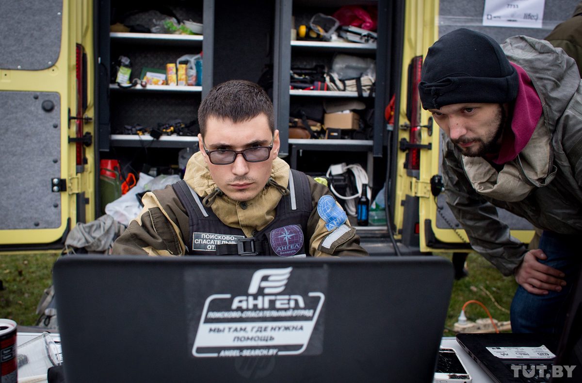"Паглядзіце - кіламетры людзей". Як у Белавежскай пушчы працягваюць шукаць зніклага хлопчыка "Паглядзіце - кіламетры людзей". Як у Белавежскай пушчы працягваюць шукаць зніклага хлопчыка