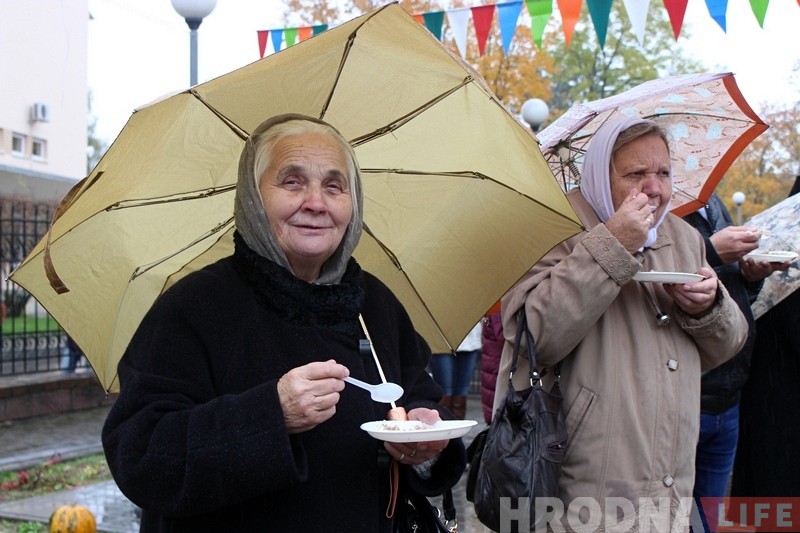 Праваслаўныя вернікі Гродна адзначаюць Пакровы і 110-годдзе з Дня асвячэння Свята-Пакроўскага сабору Праваслаўныя вернікі Гродна адзначаюць Пакровы і 110-годдзе з Дня асвячэння Свята-Пакроўскага сабору