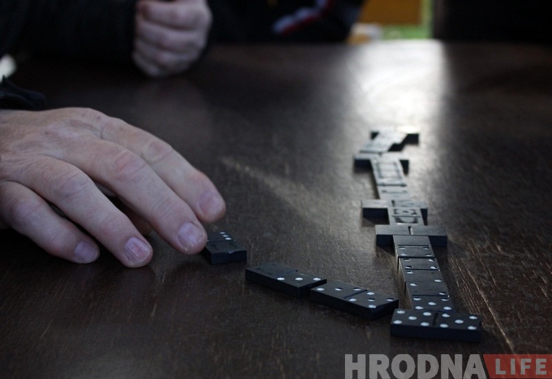 “Рыба” ўжо не крычым". Як у Гродне з савецкага часу гуляюць у даміно ў парку “Рыба” ўжо не крычым". Як у Гродне з савецкага часу гуляюць у даміно ў парку