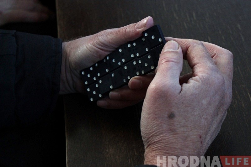 “Рыба” ўжо не крычым". Як у Гродне з савецкага часу гуляюць у даміно ў парку “Рыба” ўжо не крычым". Як у Гродне з савецкага часу гуляюць у даміно ў парку