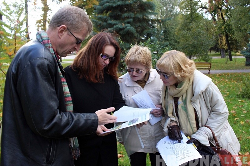 Нечаканая знаходка ў парку Жылібера: на месцы скрадзеных ядомых каштанаў растуць новыя