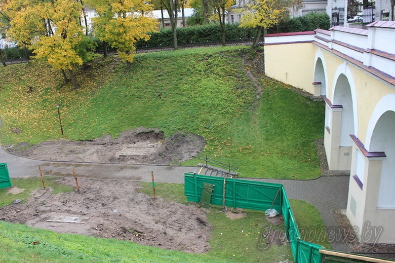 Ля сцен Старога замка пачалі працаваць археолагі