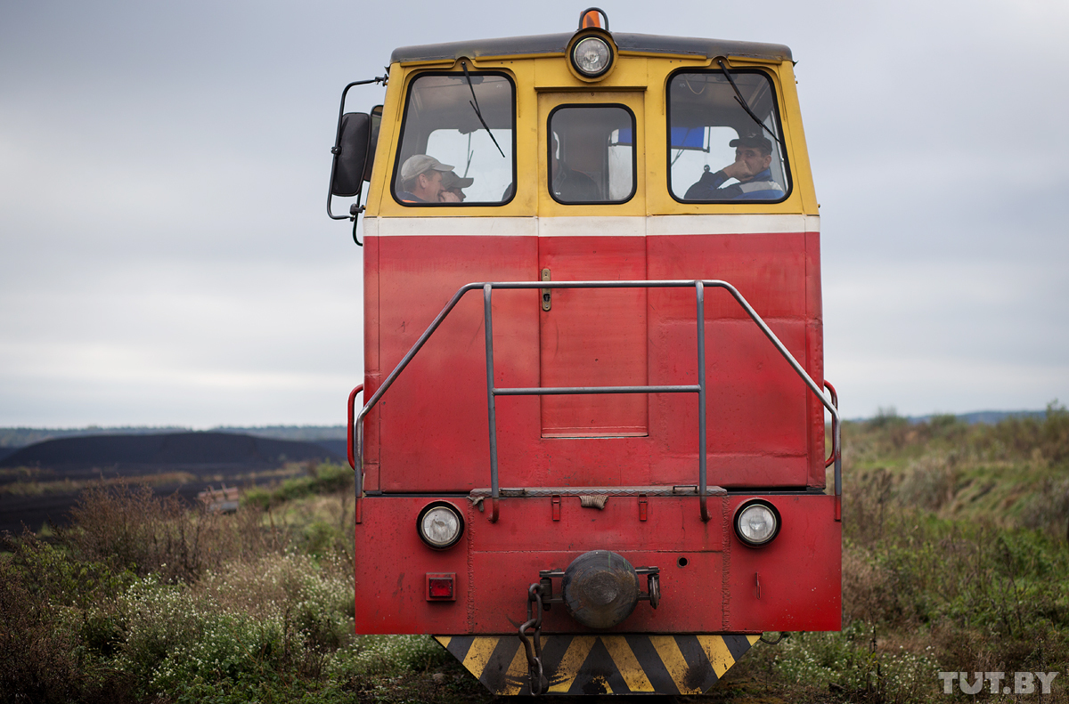 Вялікая маленькая чыгунка. Як вузкакалейка торфазавода возіць турыстаў па чорных палях