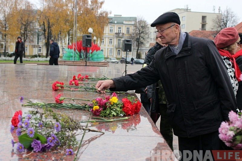 "Жывем той краінай, якую развалілі". Святкаванне 100-годдзя Кастрычніцкай рэвалюцыі ў сучасным Гродне