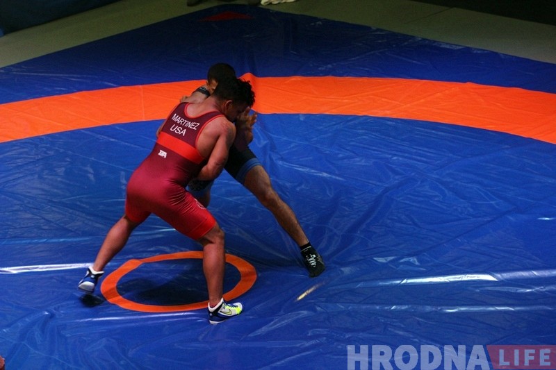 "Спачатку глядзеў на супернікаў звысоку". Амерыканскі барэц пра выступ у Гродне і знаёмства з мясцовымі барцамі