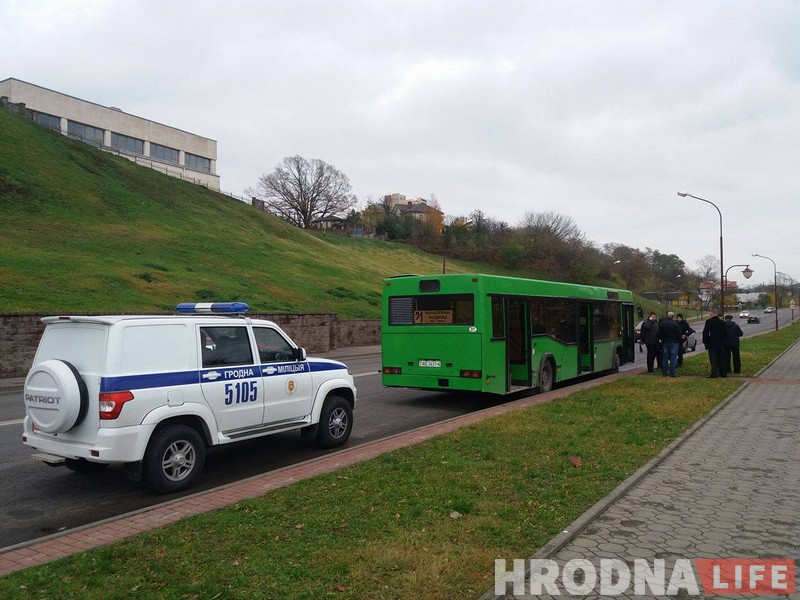 У Гродне кіроўца спыніў аўтобус на мосце і скочыў у Нёман