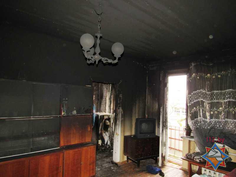 У пенсіянеркі загарэўся халадзільнік. Пажар тушылі ратавальнікі