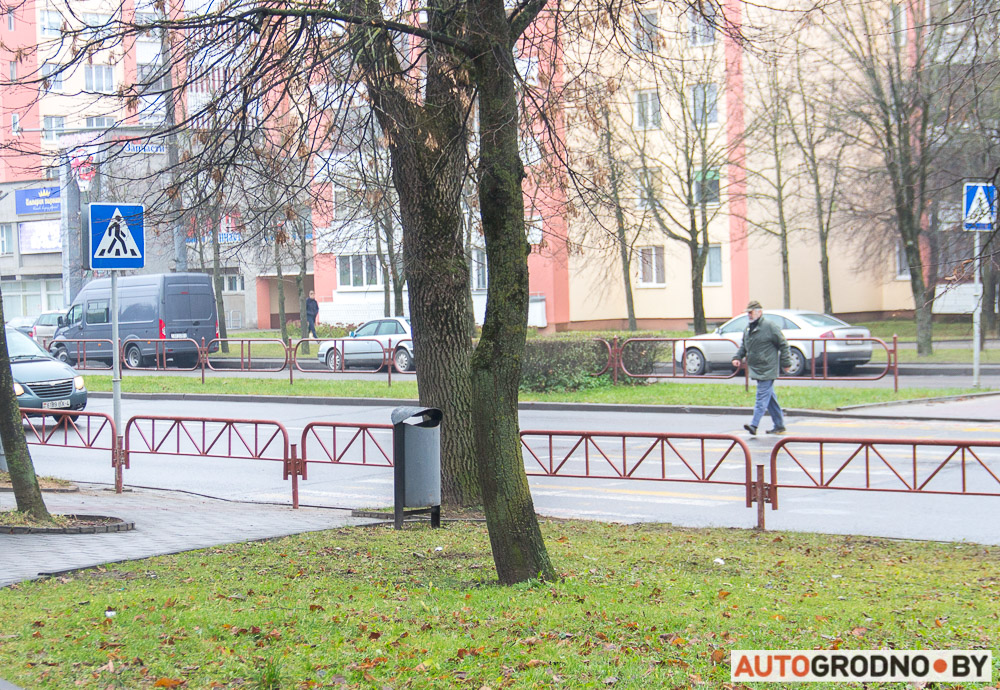 На вуліцы Горкага прыбралі нерэгуляваны пераход. Мясцовыя жыхары супраць
