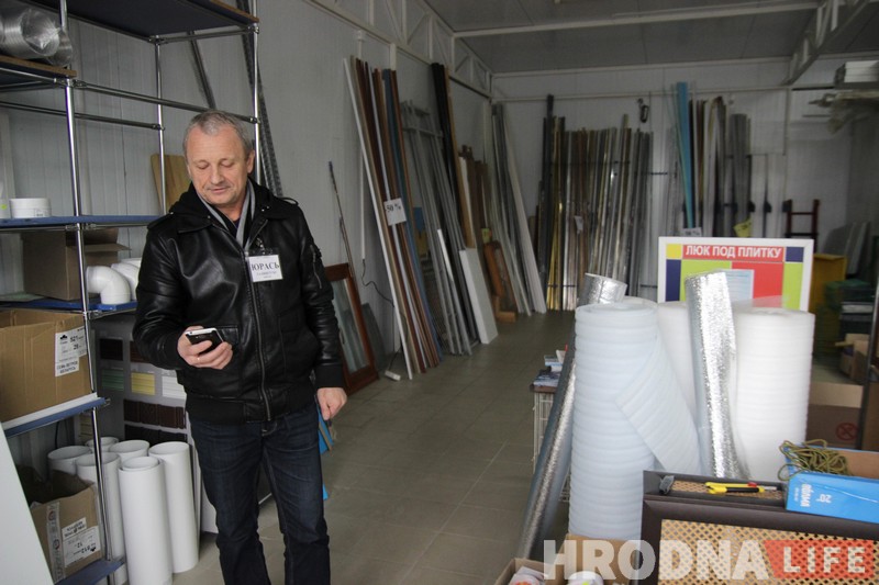 Прыціснула: беларускамоўны бізнесовец “Юрась” зачыняе краму, што працавала 20 год