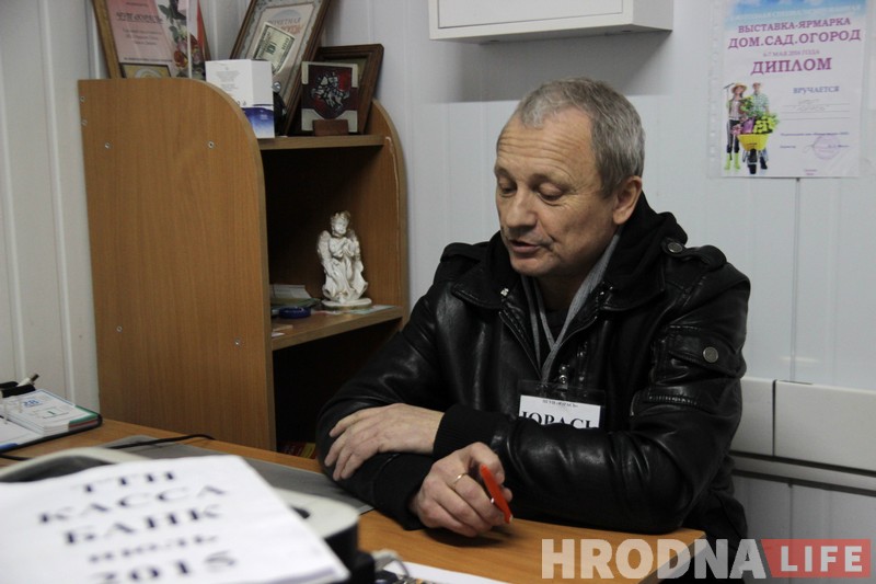 Прыціснула: беларускамоўны бізнесовец “Юрась” зачыняе краму, што працавала 20 год